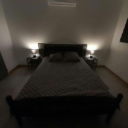 Appartement Spacieux &Tres Calme. Spacious & Very Quiet Apartment. Carros Exterior photo