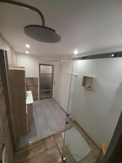 Appartement Spacieux &Tres Calme. Spacious & Very Quiet Apartment. Carros Exterior photo
