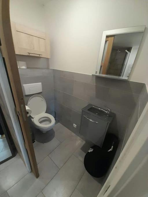 Appartement Spacieux &Tres Calme. Spacious & Very Quiet Apartment. Carros Exterior photo