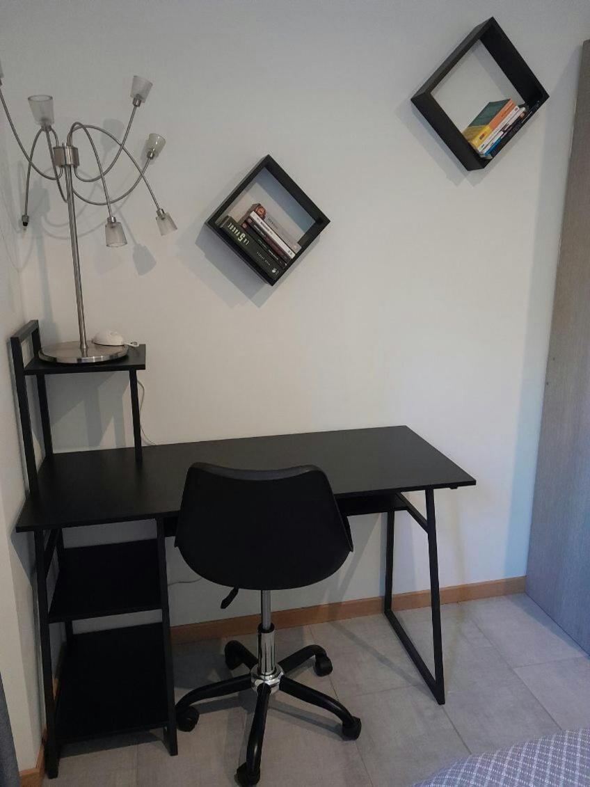 Appartement Spacieux &Tres Calme. Spacious & Very Quiet Apartment. Carros Exterior photo