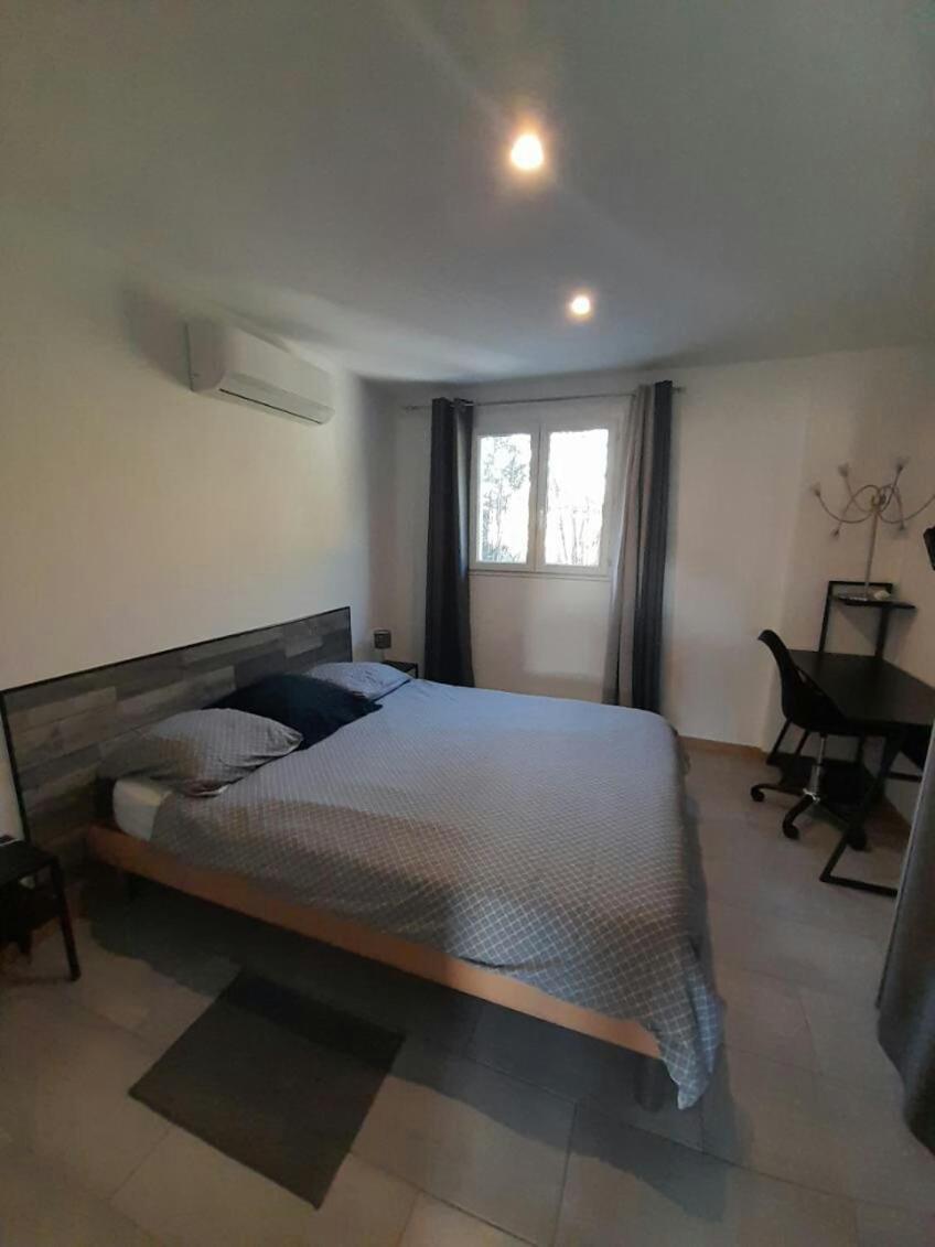 Appartement Spacieux &Tres Calme. Spacious & Very Quiet Apartment. Carros Exterior photo